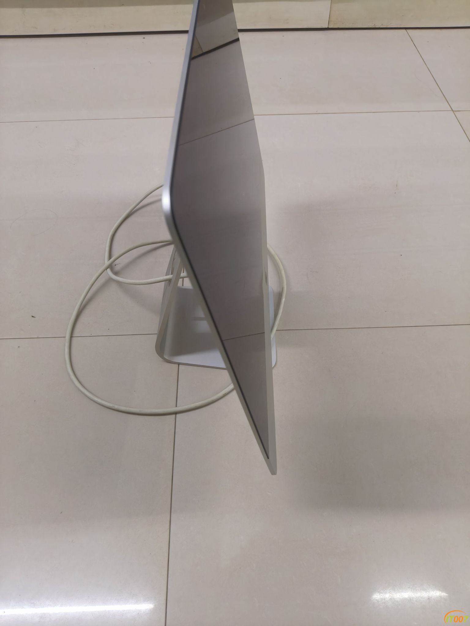 231302rbb44bccee2c6x7f.jpg