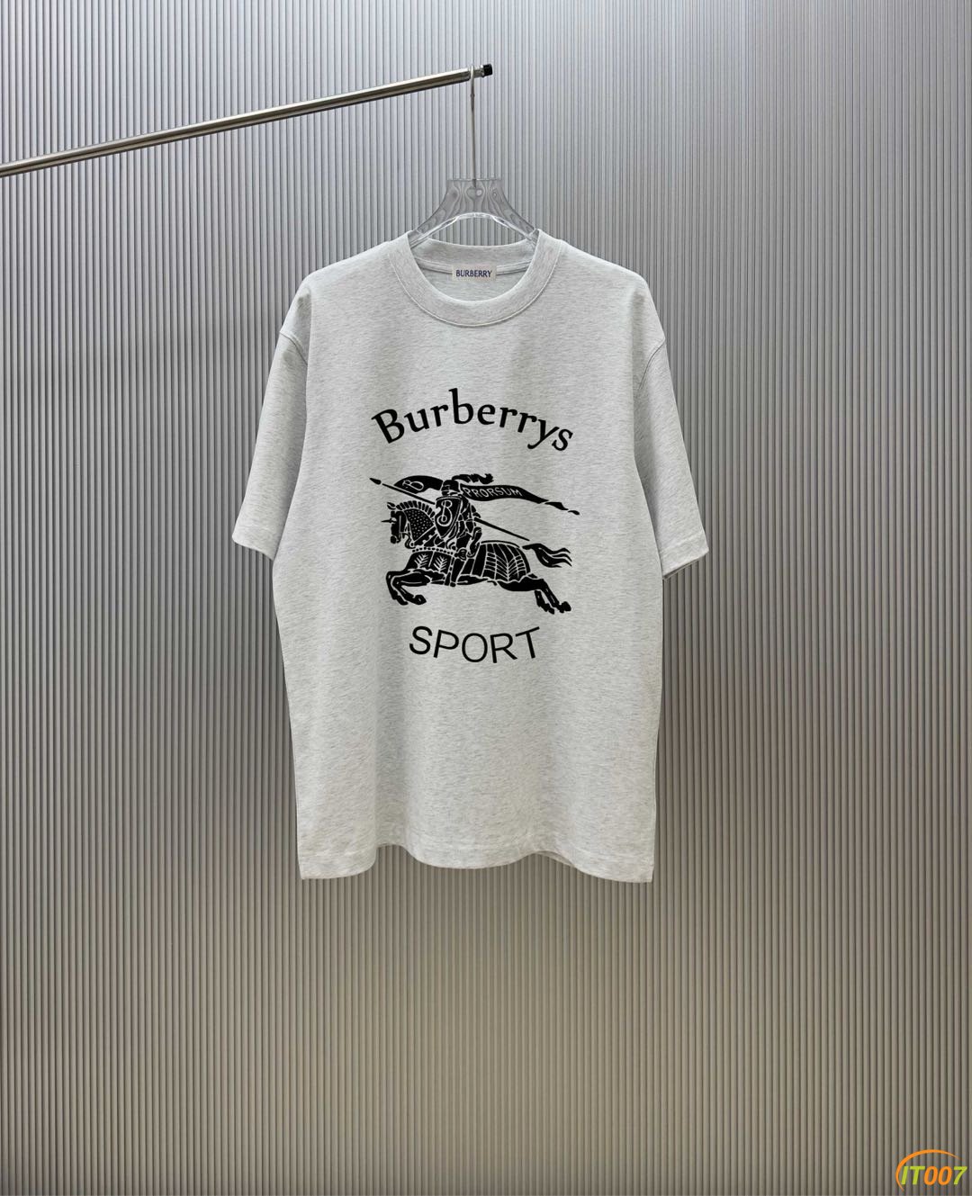 165846yertztsbee6x464k.JPG