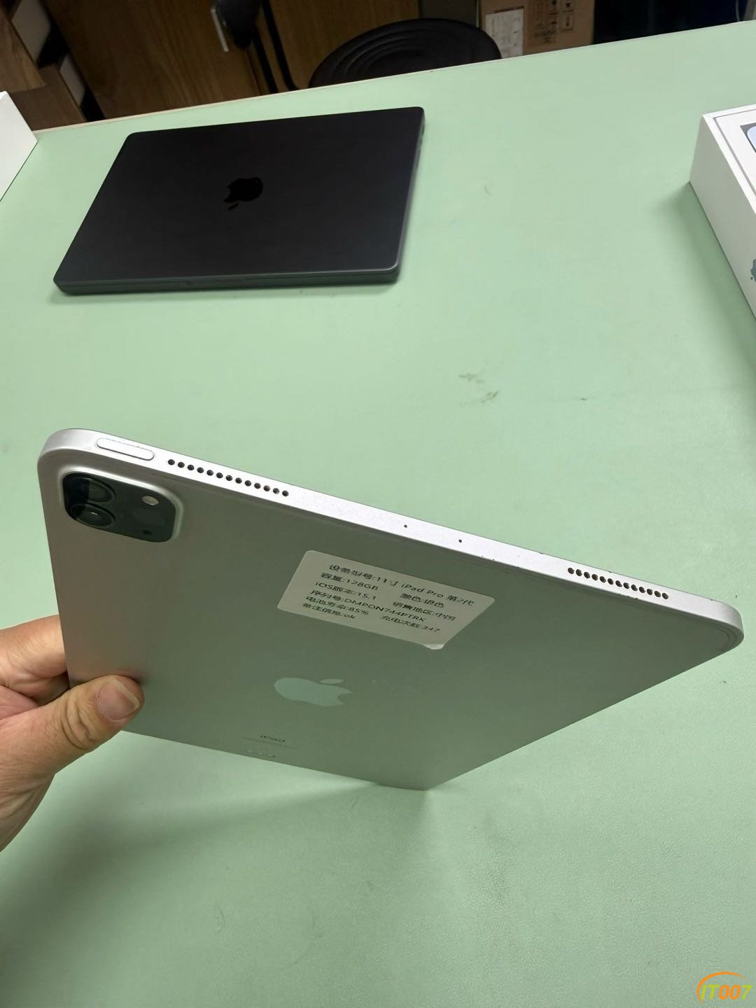 154307p7avq21l923av32v.jpg