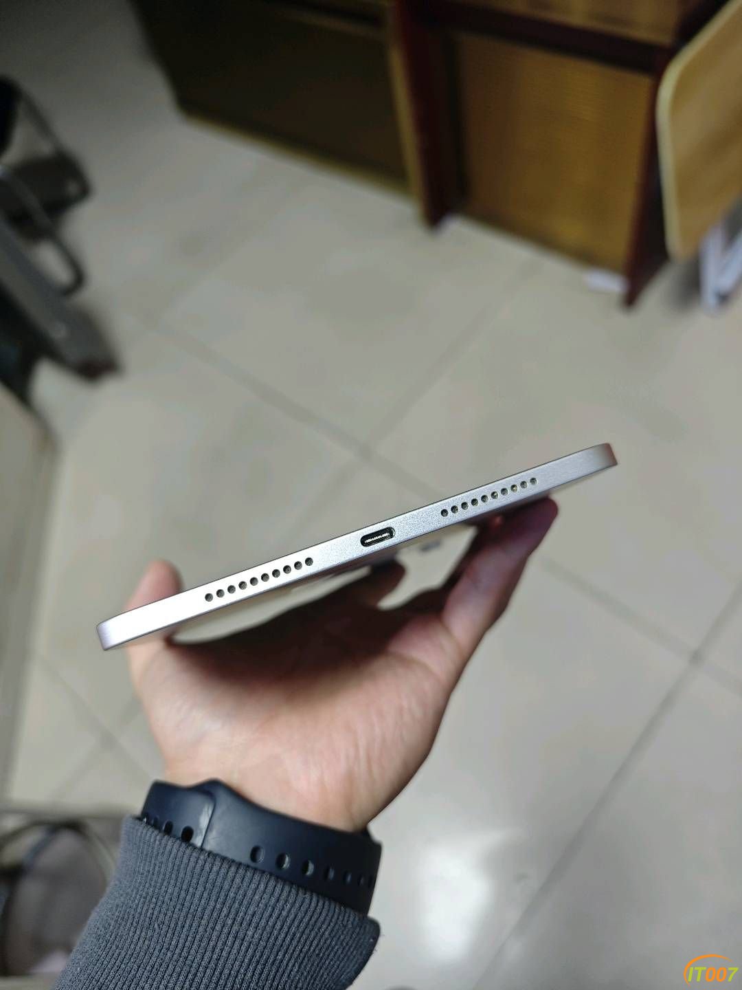 224700hiy78423in2g82q7.jpg