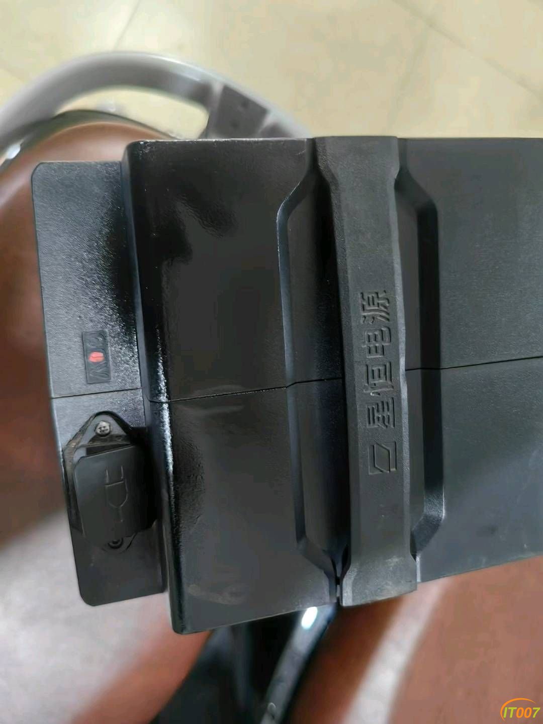 133327b75aexf50rb01wxf.jpg