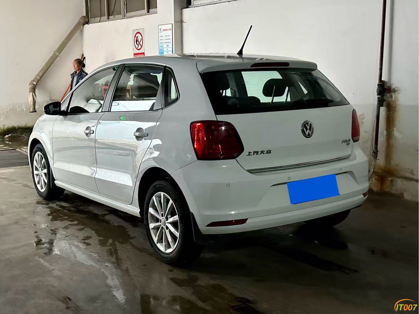 103923kcz28f73sc2v772l.JPG