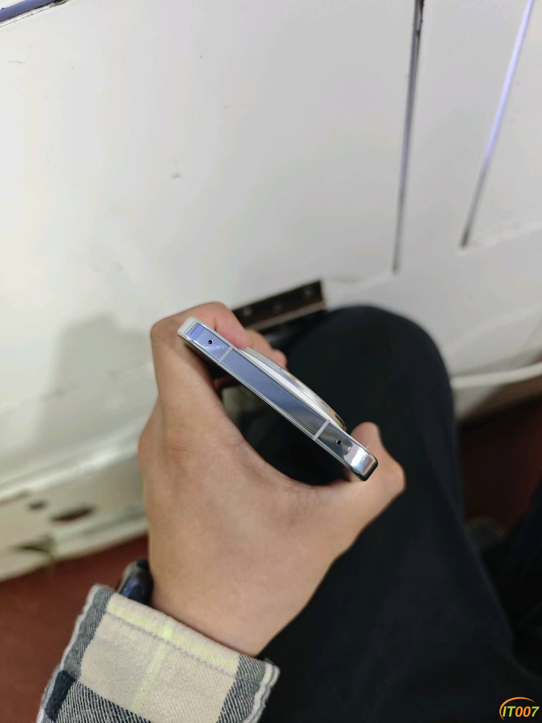 031502sp6llqsttec3qjq3.jpg