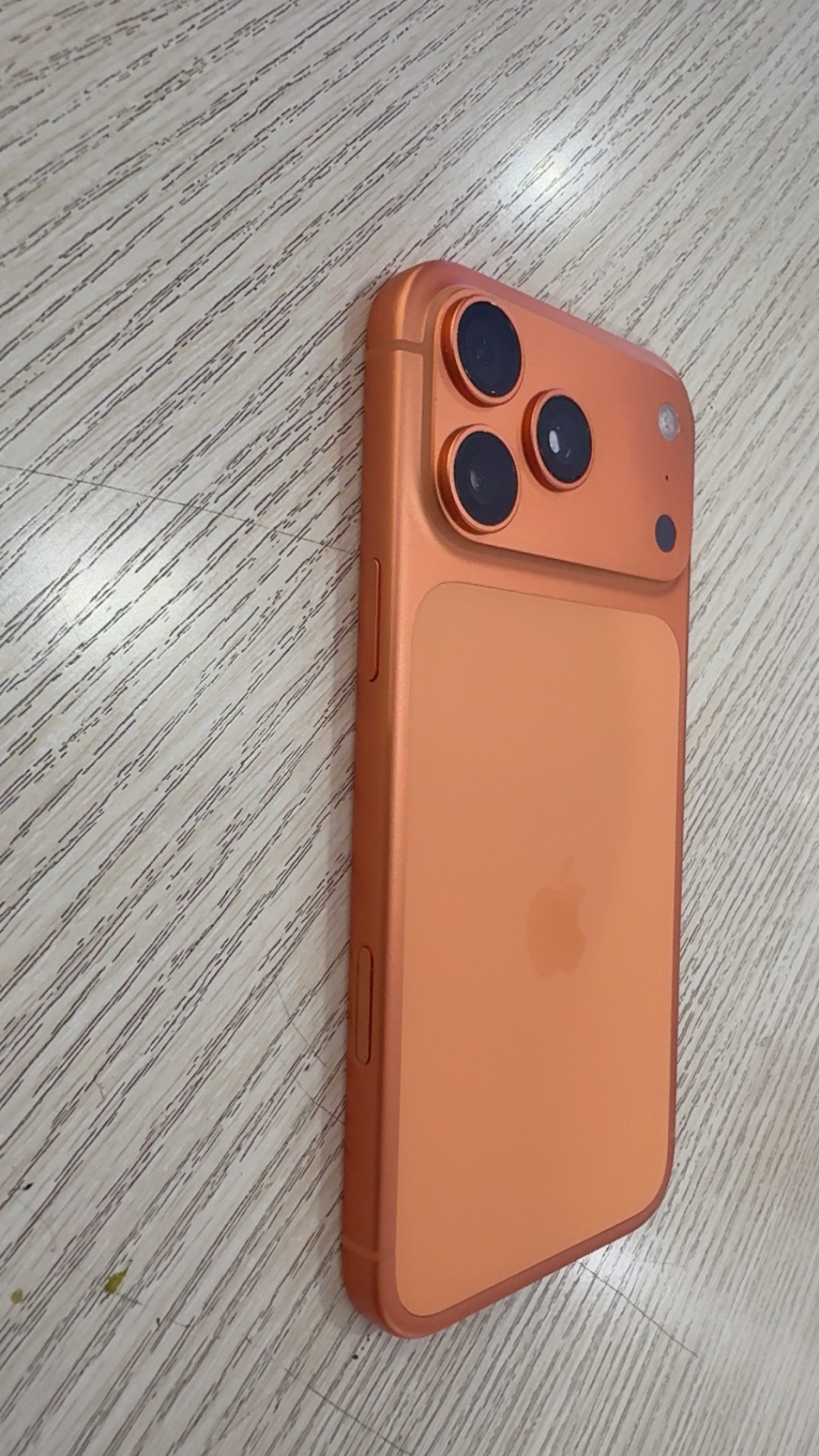 iPhone 17 Pro Max国行256G星宇橙99新在保气密7699一将出品