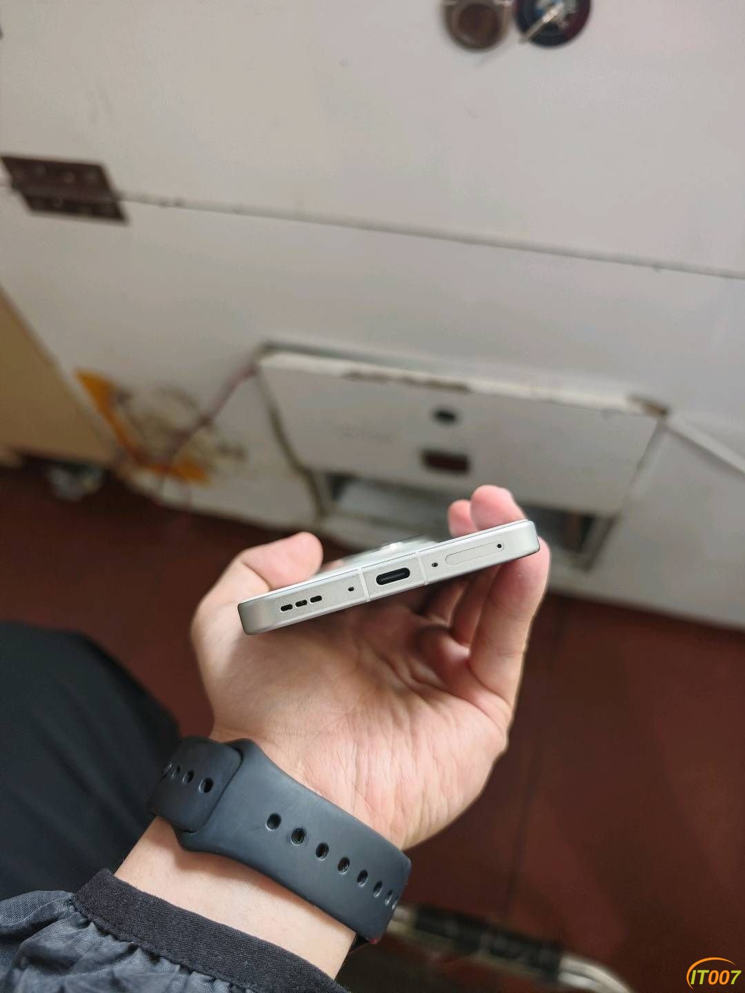 150340llfi66fef9efayhf.jpg