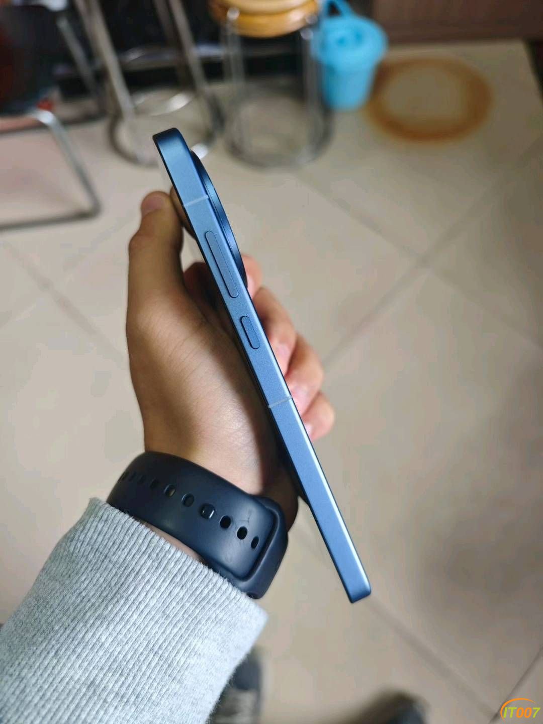 161758fpnj991x9sfsi9sb.jpg