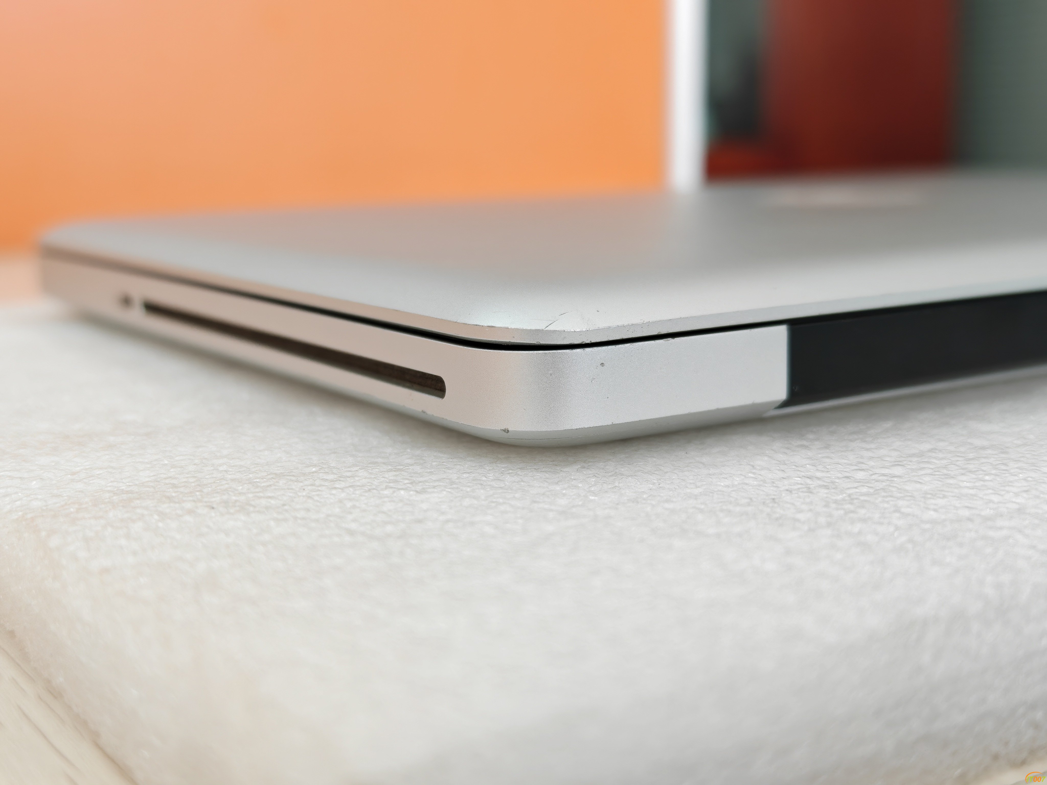 苹果Macbook Pro、i5、8+128G=600块