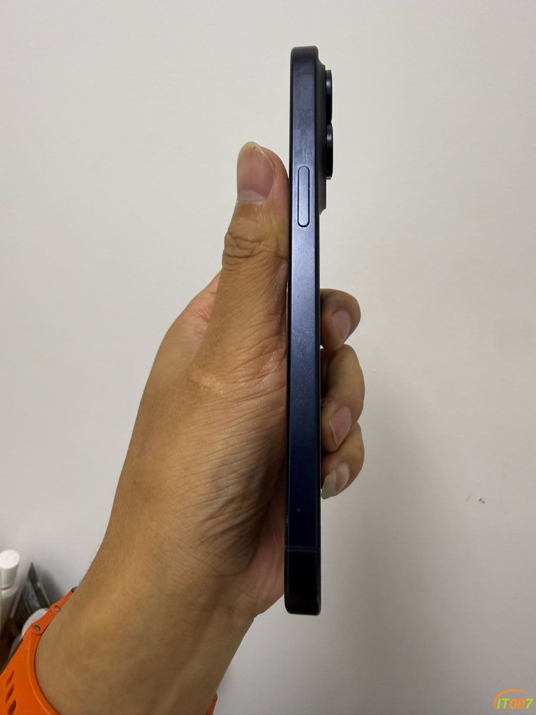 153701dt76er27zs5at7tg.jpg