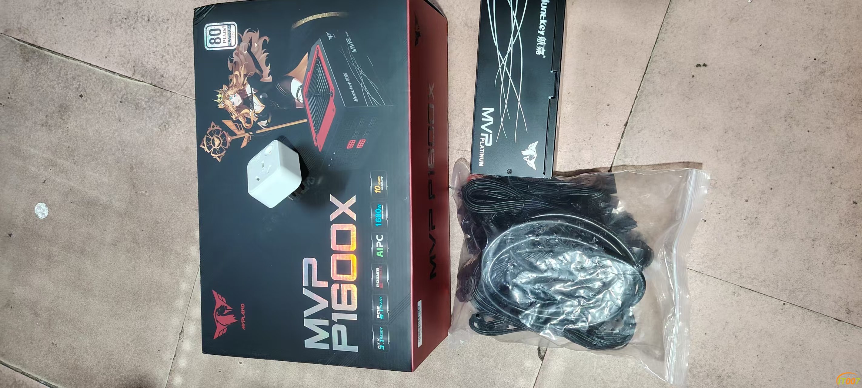 航嘉MVP P1600X电源，1600W白金全模组