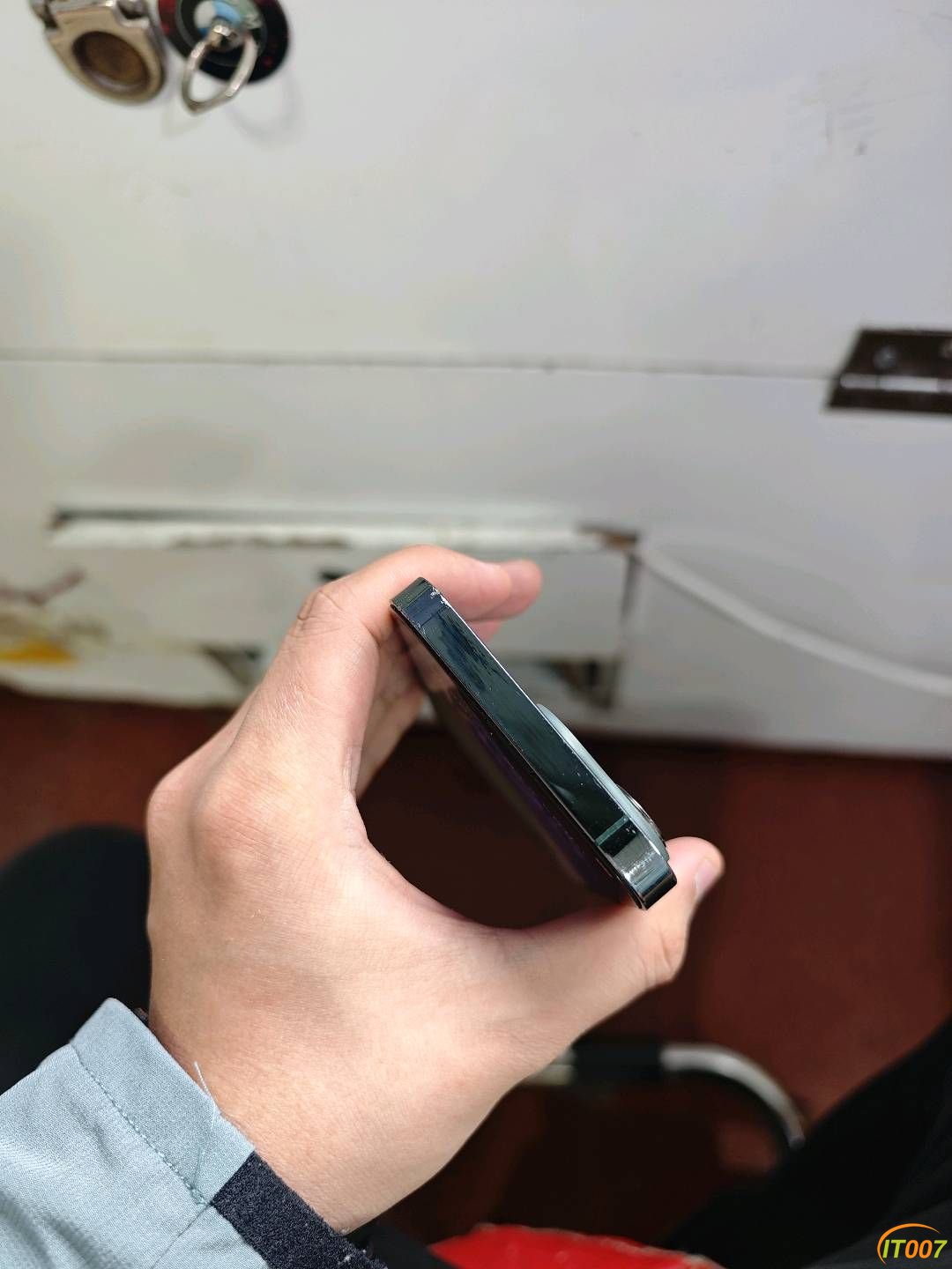 151256b70me0j1rk6klrrt.jpg