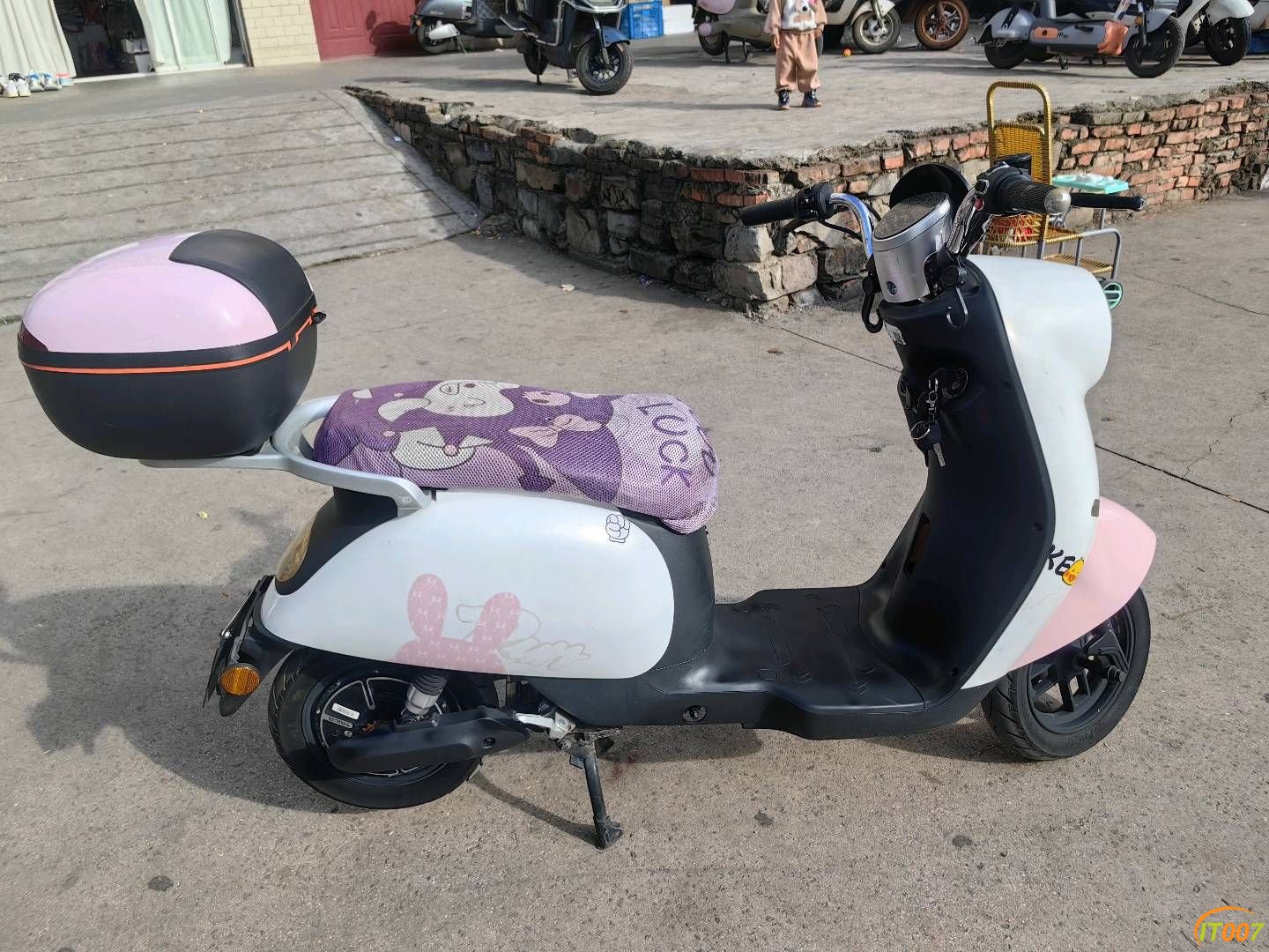 175956vq5ttxtljziwetii.jpg