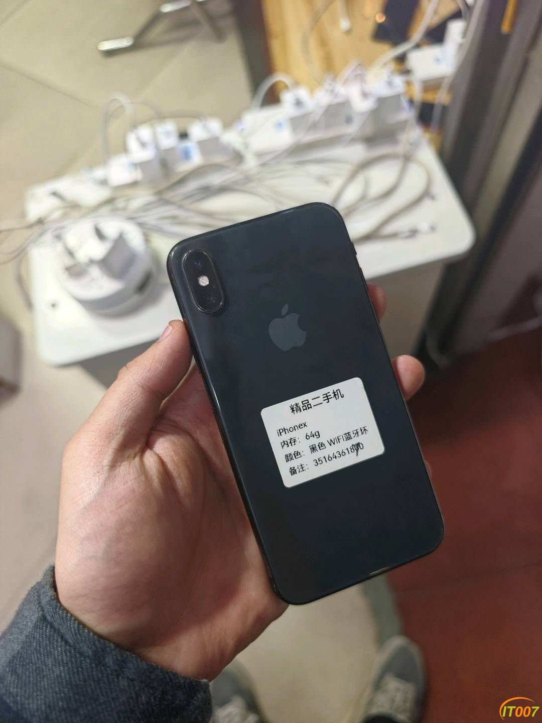 232728gggro65ig1mp1y1v.jpg