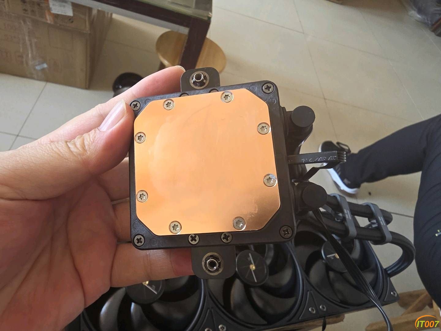 141842r7skcfkk9lt3focc.jpg