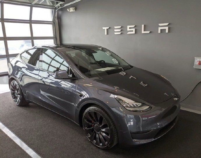 特斯拉 Model Y 用户手册关键点大解读：不仅仅是变胖的 Model 3