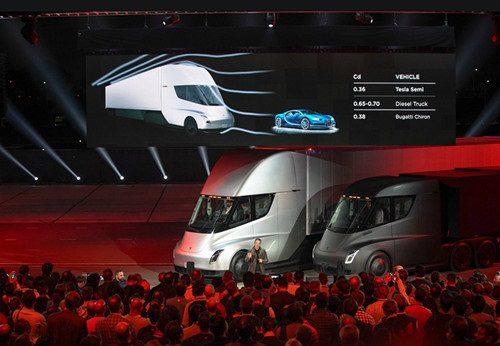 特斯拉电动卡车 Semi 再度现身，已参与运输 Model 3