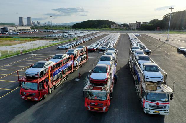 小鹏 P7 开始交付，自建工厂进入规模化生产