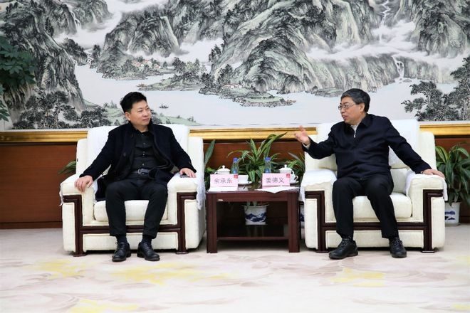 余承东到访北汽，搭载华为智能汽车解决方案的 ARCFOX HBT 今年将交付