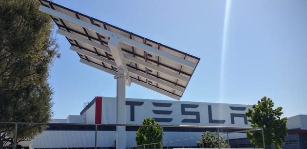 马斯克证实特斯拉近期停产，新版 Model S/X 需求旺盛将两班连续生产