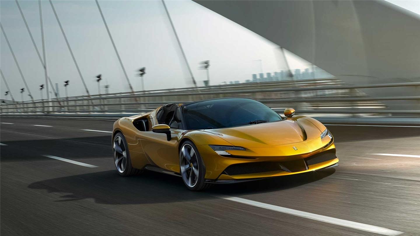 法拉利首款量产插电混动敞篷超跑 SF90 Spider 上市，起售价 499.8 万元