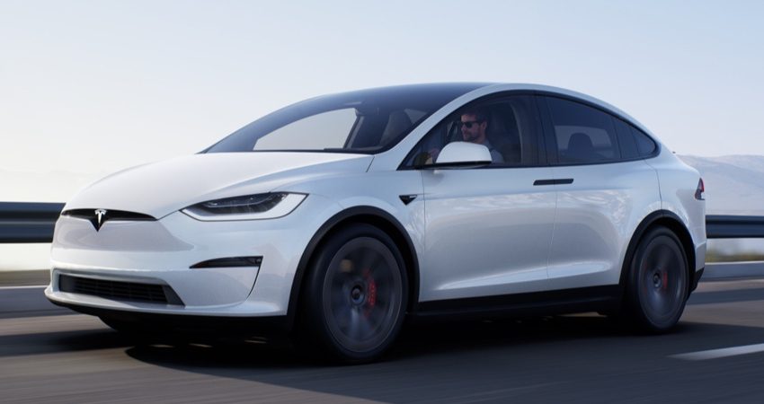 特斯拉新款 Model X 或提前交付：内饰细节再曝光，第二排有 8 寸大屏