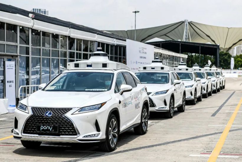 小马智行宣布自动驾驶出行服务 Robotaxi 正式在上海开启：采用雷克萨斯 RX 车型