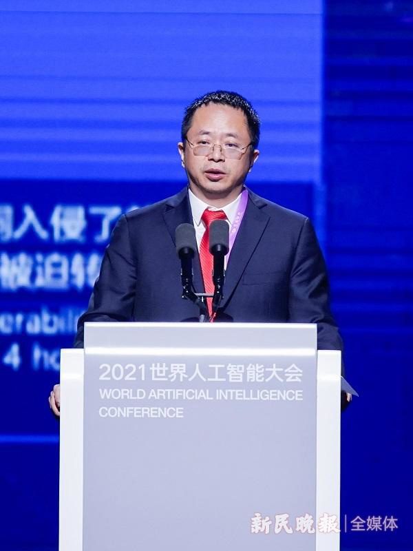 周鸿祎：我没怼何小鹏，大家想法不一样行业才有趣