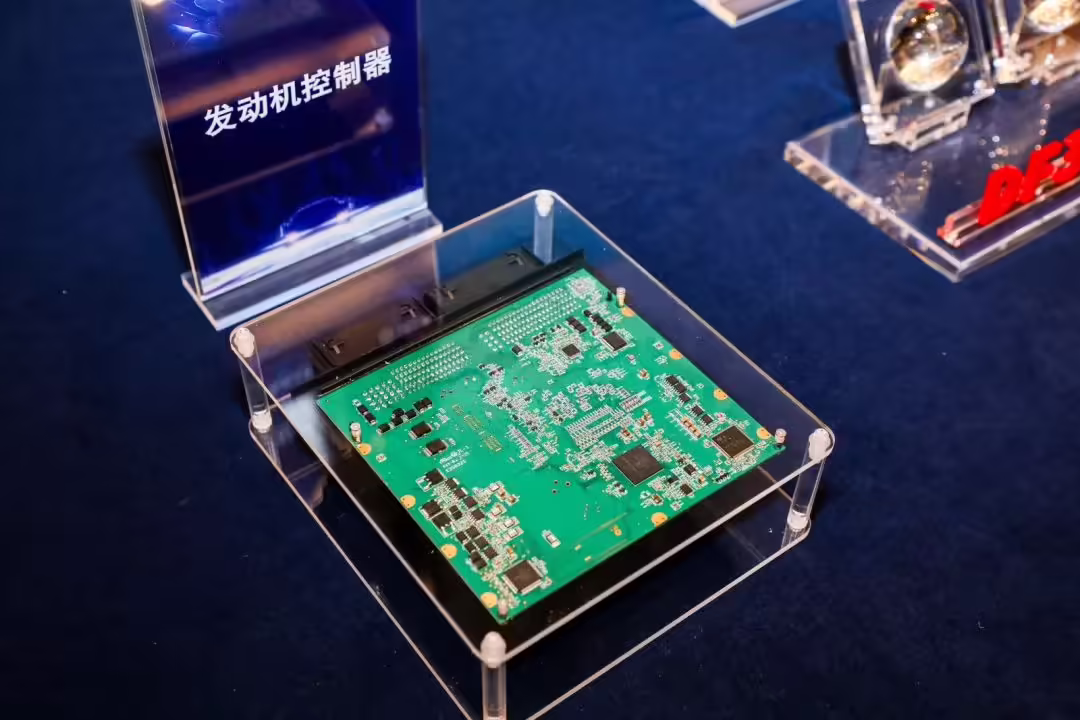 全国产化 RISC-V 车规级 MCU 芯片，烽火通信二进制半导体新品有望今年量产装车 ...
