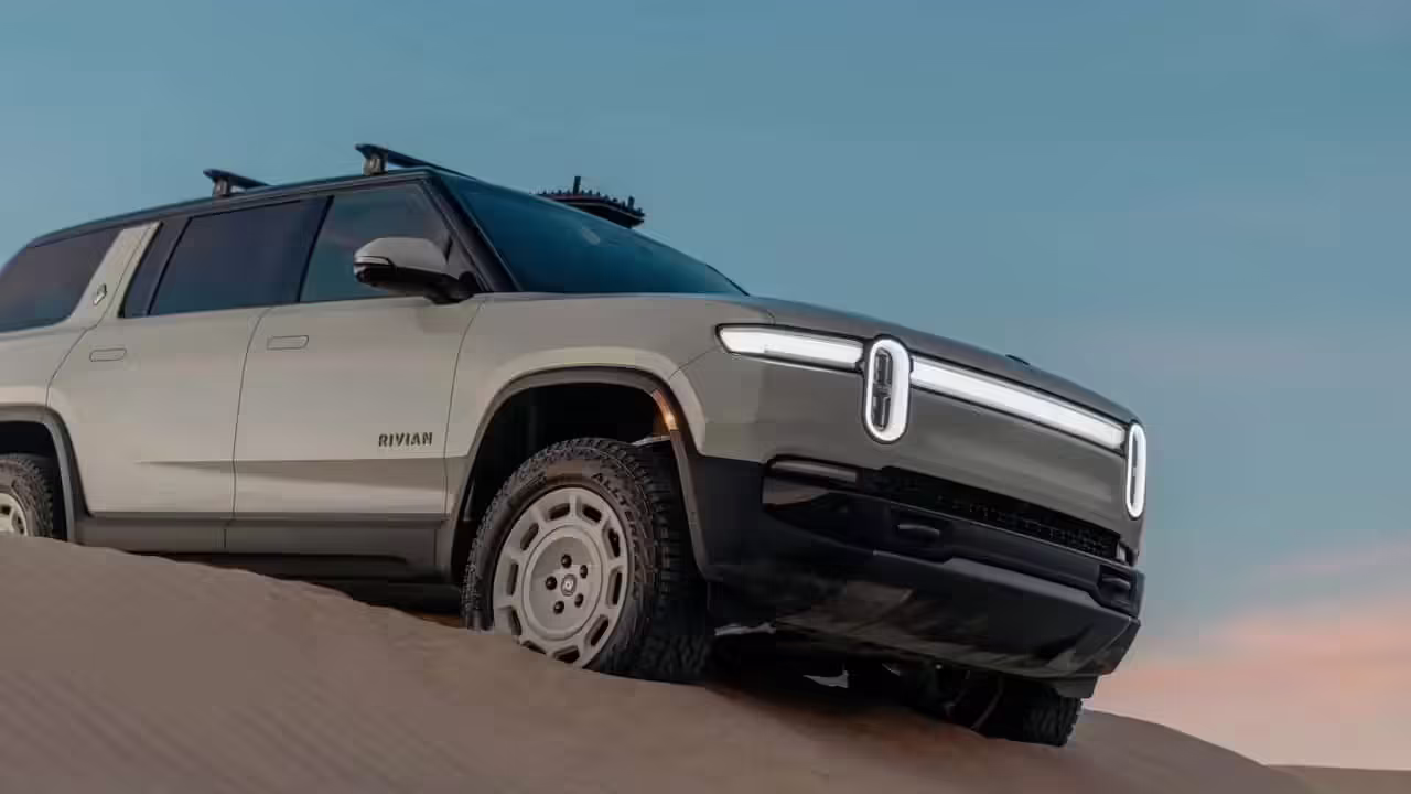 美国造车新势力 Rivian 单车生产成本猛降 3.1 万美元，去年 Q4 毛利首度增长 ...