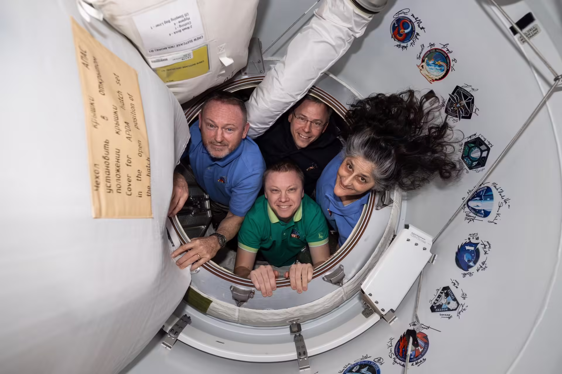 太空出差8天已变9个月：NASA确认龙飞船提前一天返回地球，接回两位滞留宇航员 ...