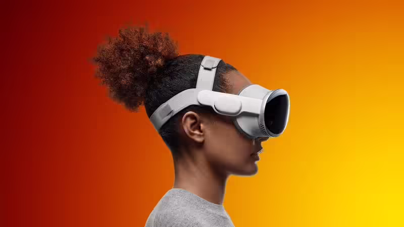 古尔曼称苹果今年迭代 Vision Pro 头显：M4 芯片、增强 AI 性能、新款头带 ...