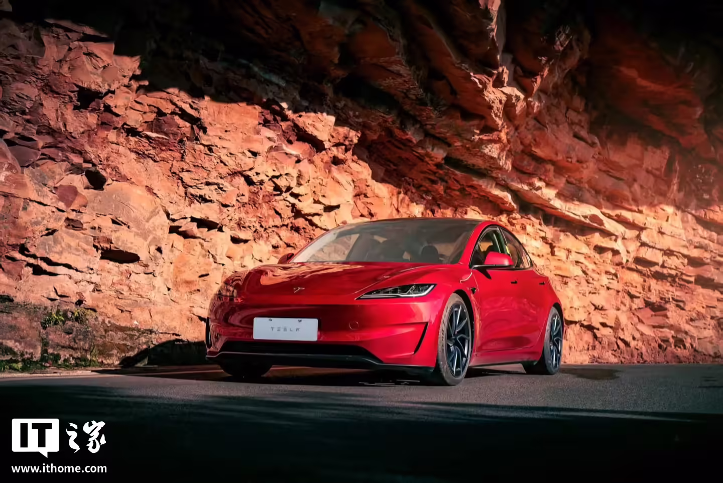 2025 年二季度美国电动汽车销量同比下降 6.3%，特斯拉 Model Y / 3 合计占比 43% ...