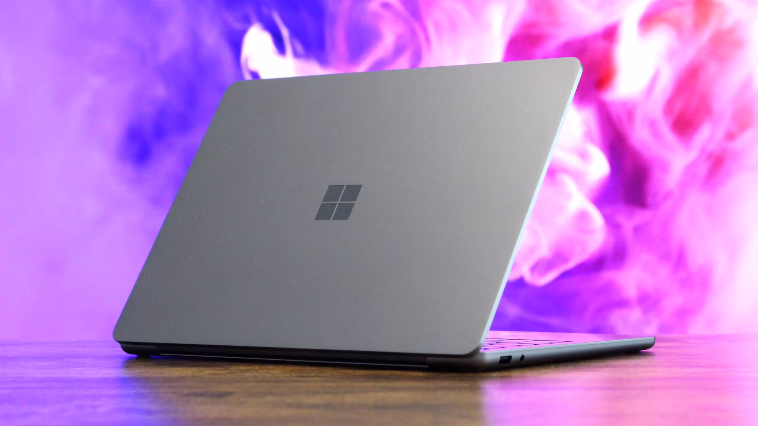 微软旗舰 Win11 笔记本 Surface Laptop 8 曝光：10 月发布、骁龙 X2 芯片 ...