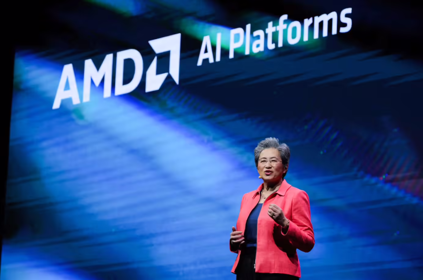 AMD 苏姿丰证实已获批对华出口 AI 芯片，需向美政府支付 15% 税费 ...