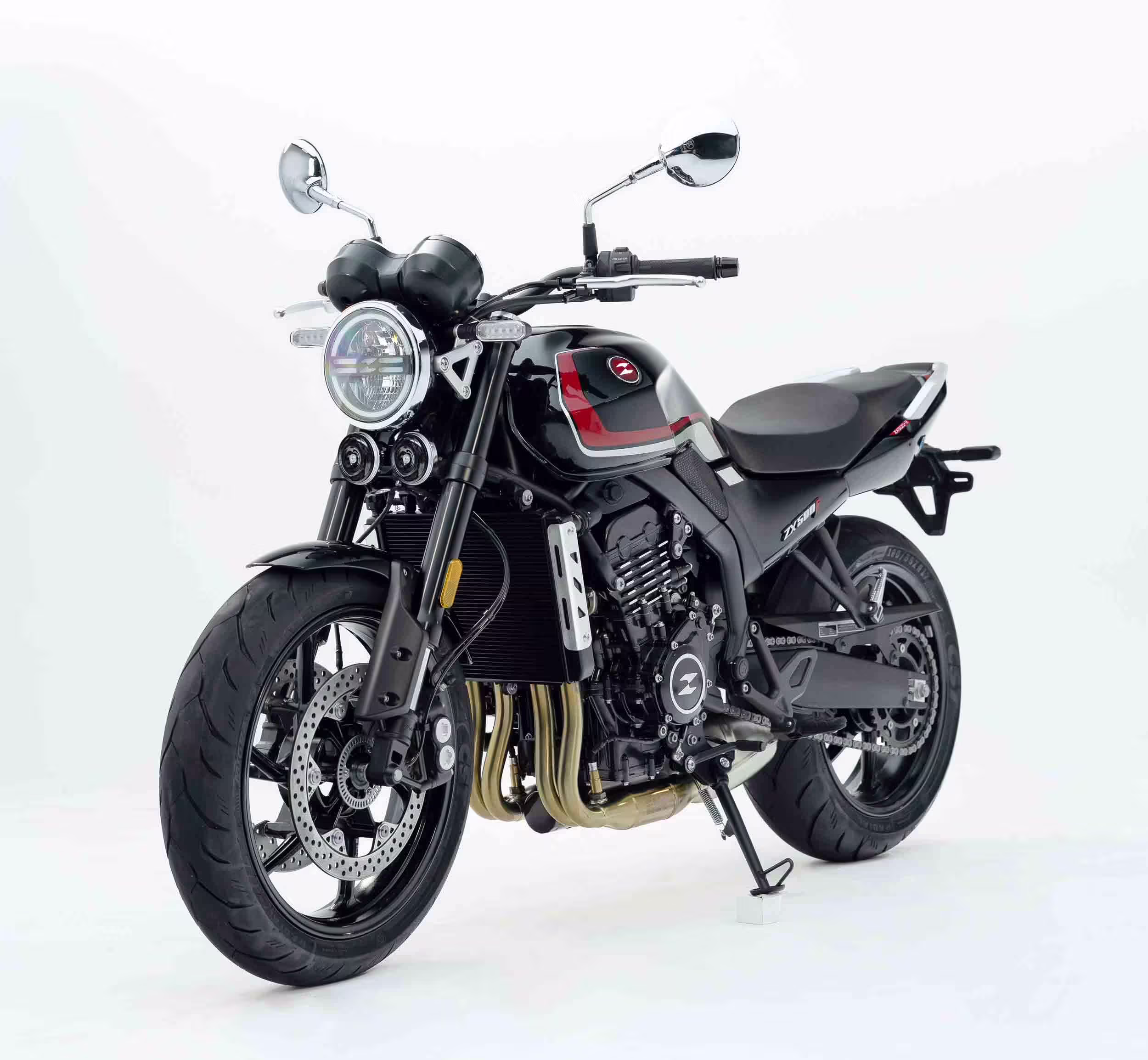 张雪机车申报三款新摩托，仿赛与复古街车亮相