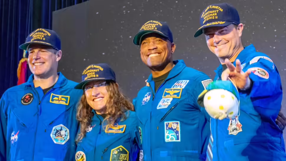 NASA 阿耳忒弥斯 2 号航天员返回休斯敦，分享飞掠月球感悟