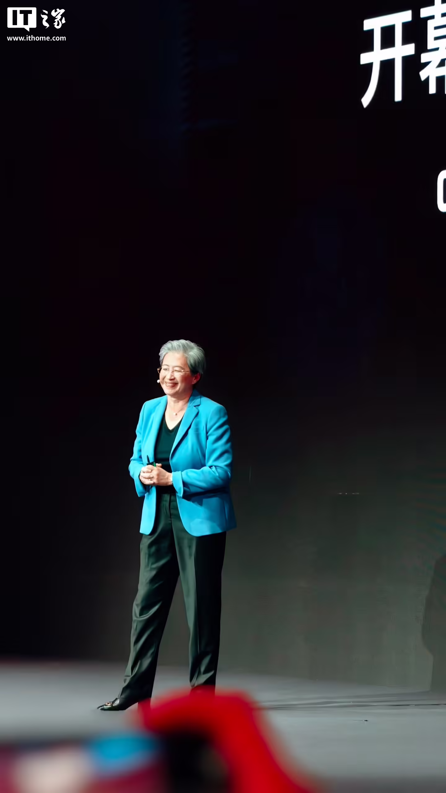 苏姿丰现身上海：AMD大中华区有超4000名工程师，预计2030年全球将有50亿人每日使用AI ...