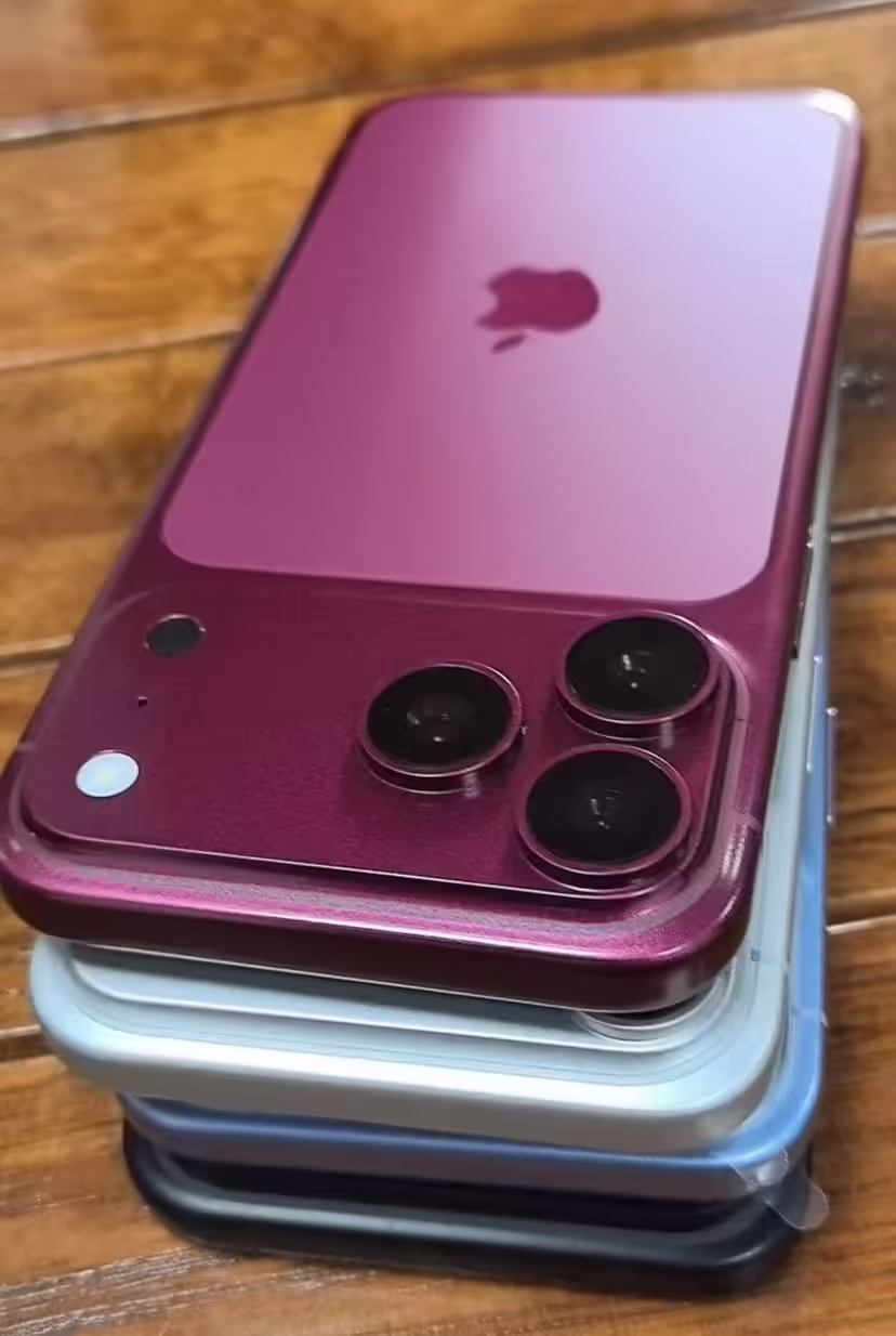 苹果 iPhone 18 机模曝光:4 种颜色,主打樱桃色