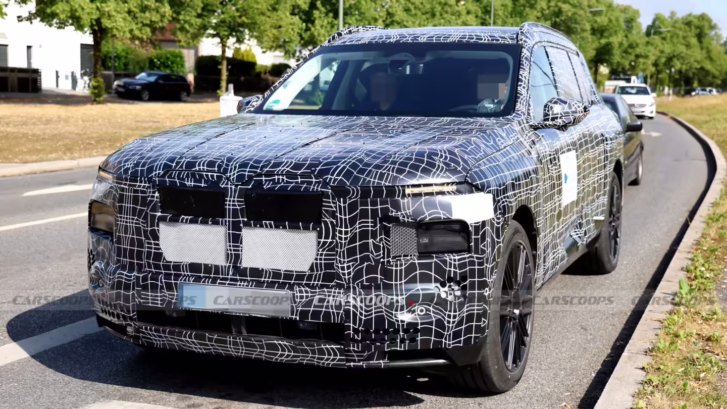 宝马 iX7 纯电旗舰 SUV 谍照曝光，明年随全新一代 X7 正式发布