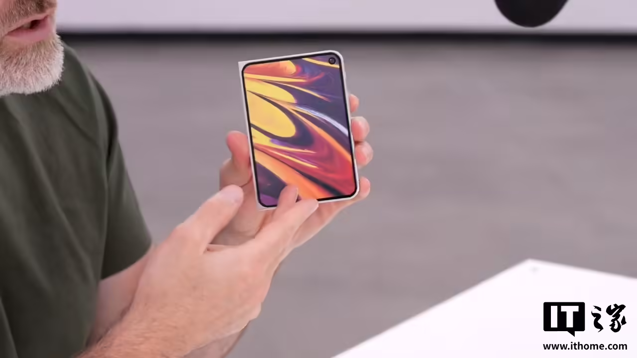 苹果 iPhone 18 Pro Max 和首款折叠 iPhone Ultra 机模曝光