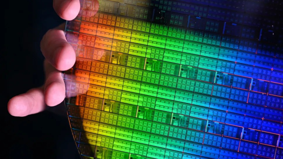 RGB 硬件最后一环：英特尔专利提出在 CPU 封装中集成 Micro LED，可用作指示灯或装饰