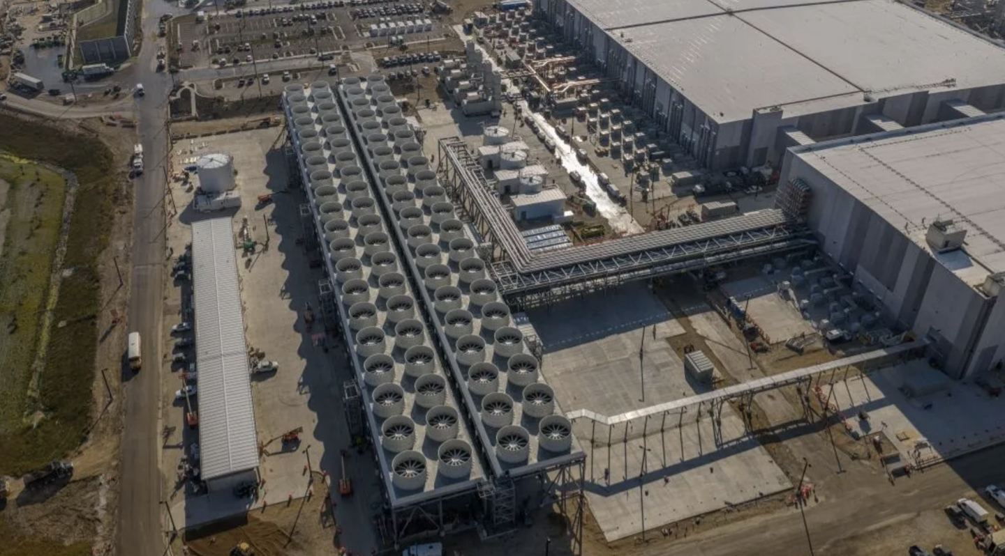 消息称微软为 20 多个数据中心建设项目引入“仿生”计划：修复湿地生态、种植本土植物以降低环境影响