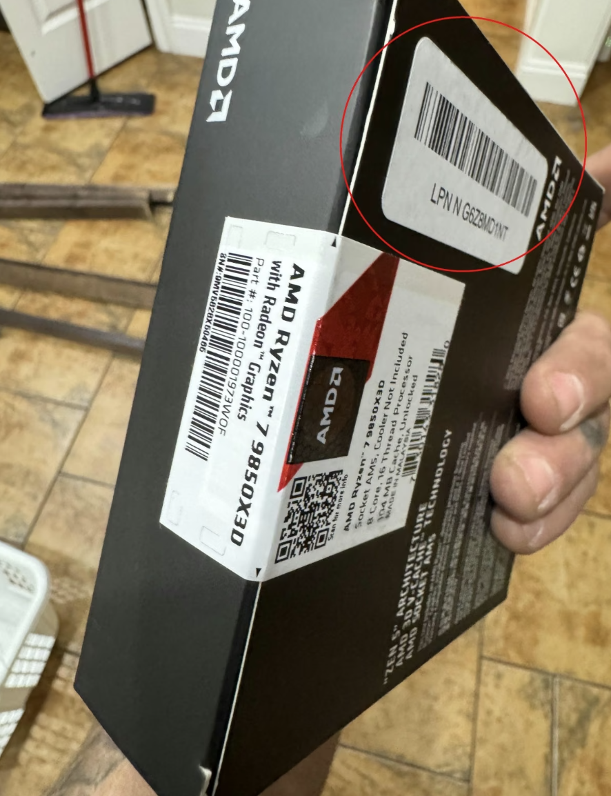 海外消费者网购下单两次 AMD 锐龙 7 9850X3D 处理器，均被调包成十年前的酷睿 i3-3000 系列产品