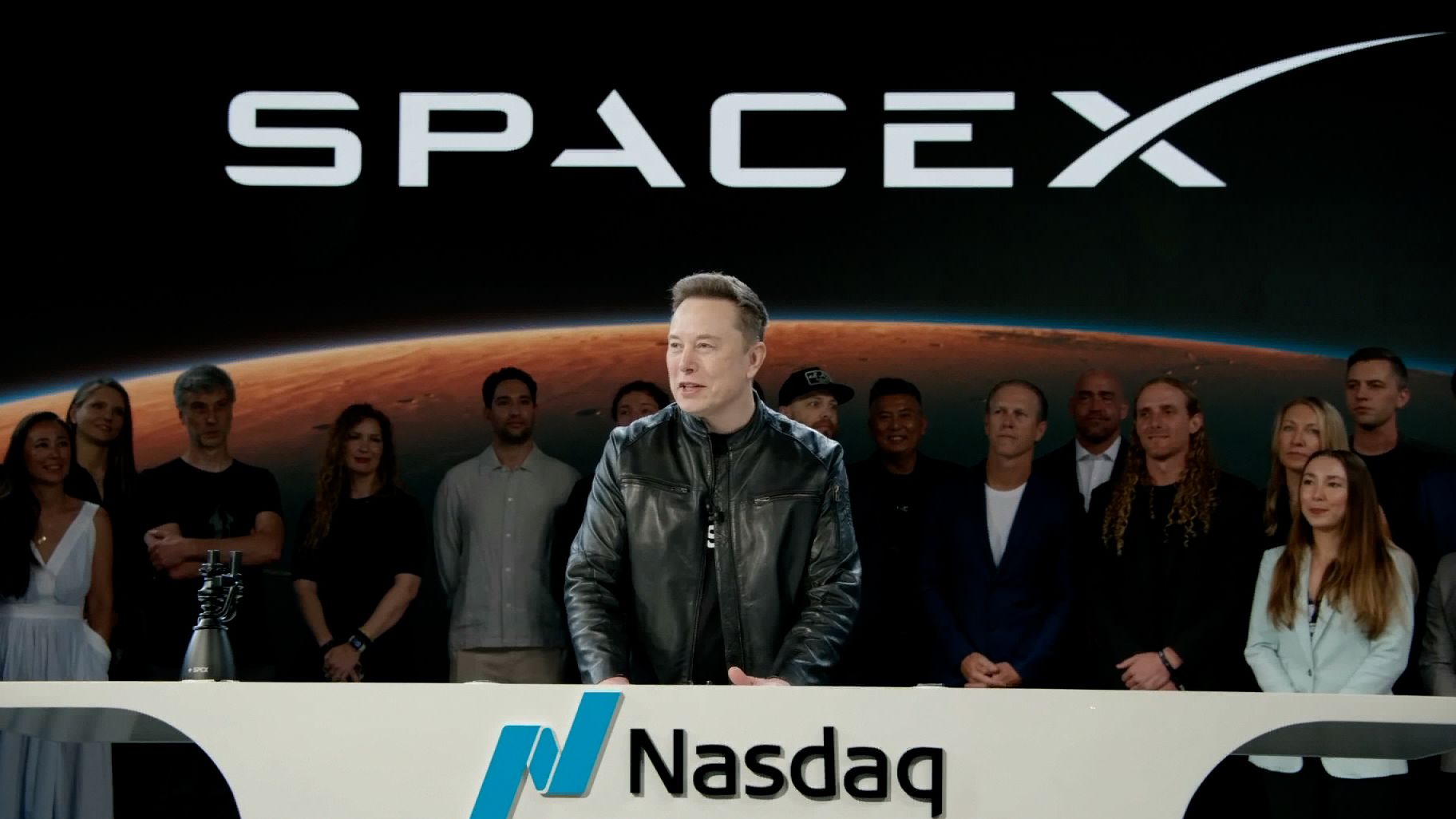SpaceX 股价大涨 7.6%，马斯克身家重回 1 万亿美元