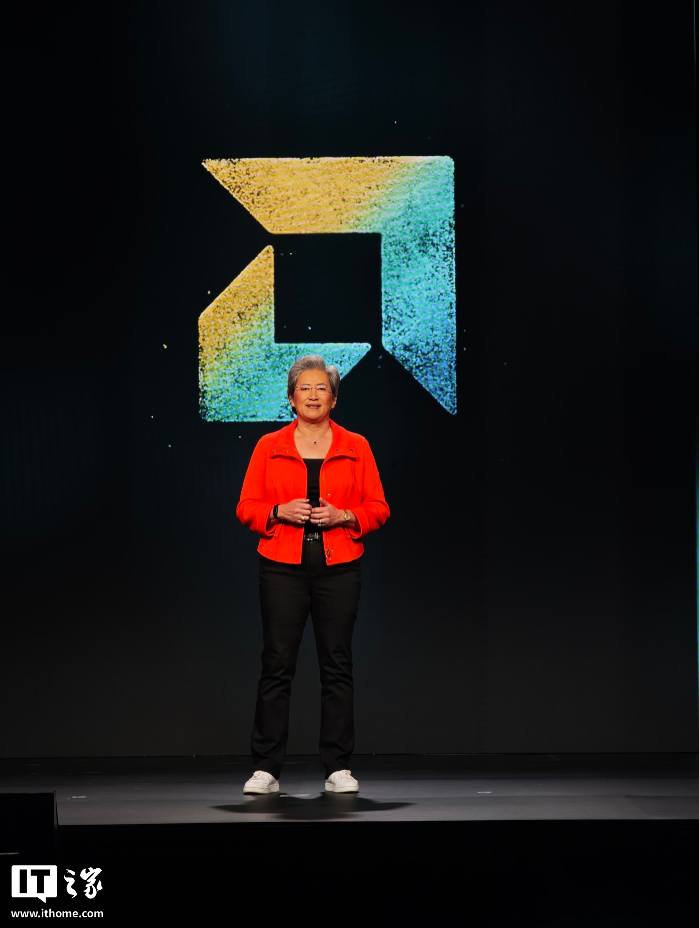 AMD 苏姿丰落地中国台湾会见供应链和客户：今早见鸿海刘扬伟，下午再访台积电，私人飞机换成黄仁勋同品牌