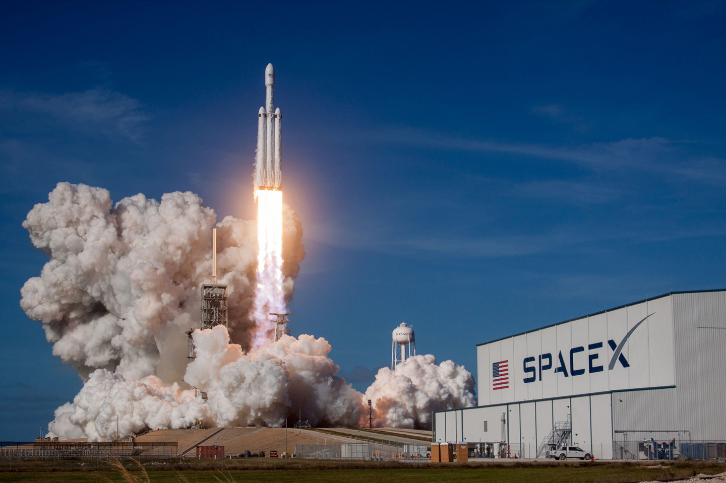 消息称 SpaceX 计划募资 400 亿美元，用于采购英伟达 AI 芯片